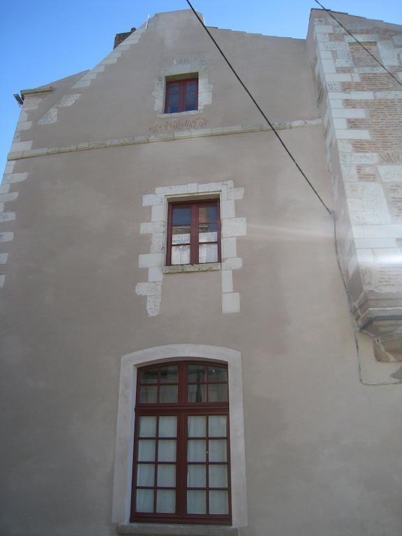 Bed and Breakfast Le Logis Des Tourelles Beaupréau Exterior foto